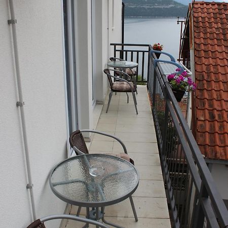 נאום Guest House Put מראה חיצוני תמונה