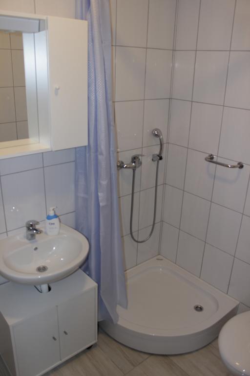 נאום Guest House Put מראה חיצוני תמונה