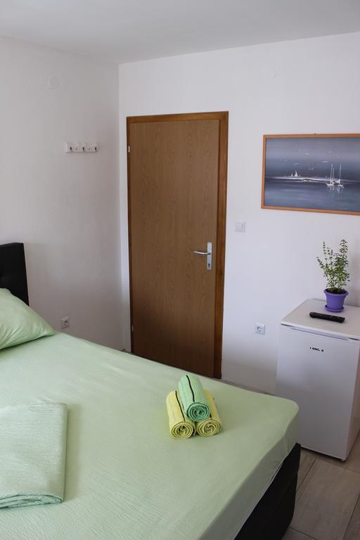 נאום Guest House Put מראה חיצוני תמונה