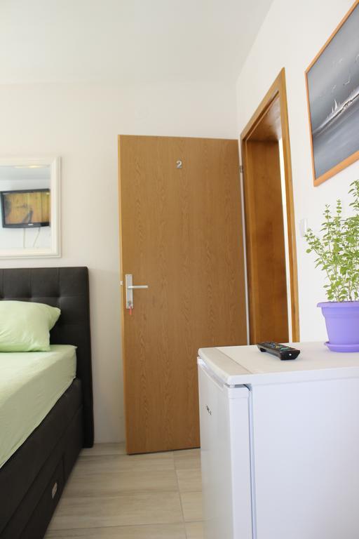 נאום Guest House Put מראה חיצוני תמונה