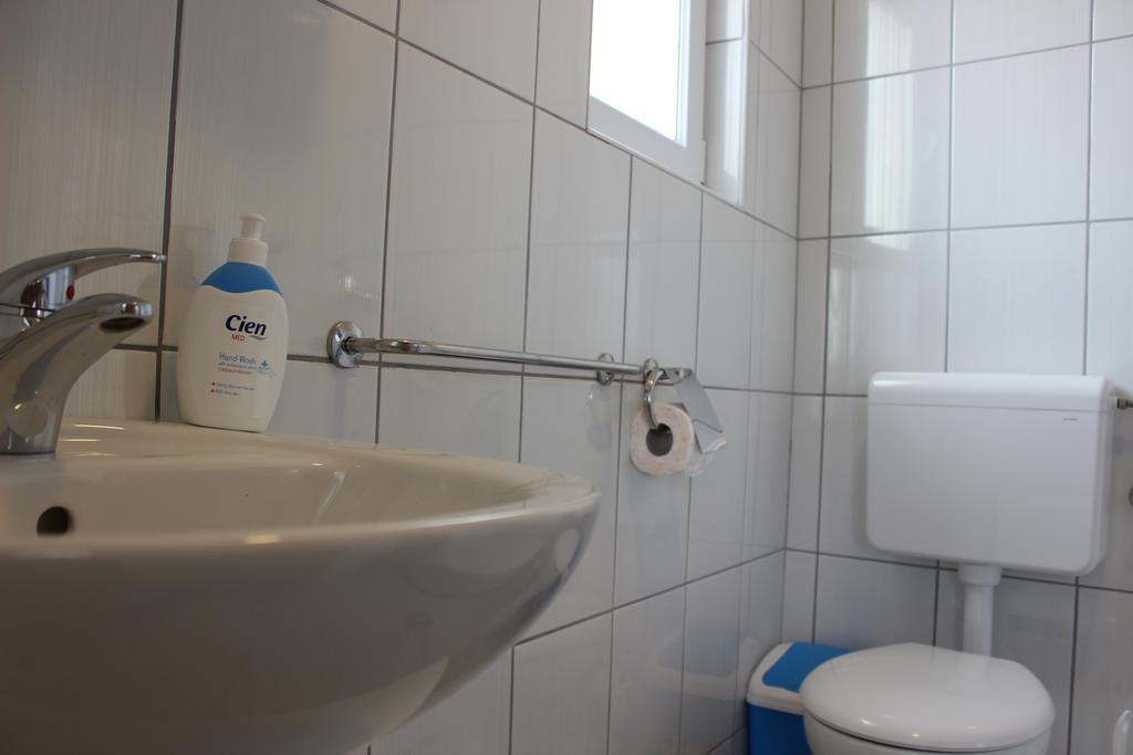נאום Guest House Put מראה חיצוני תמונה