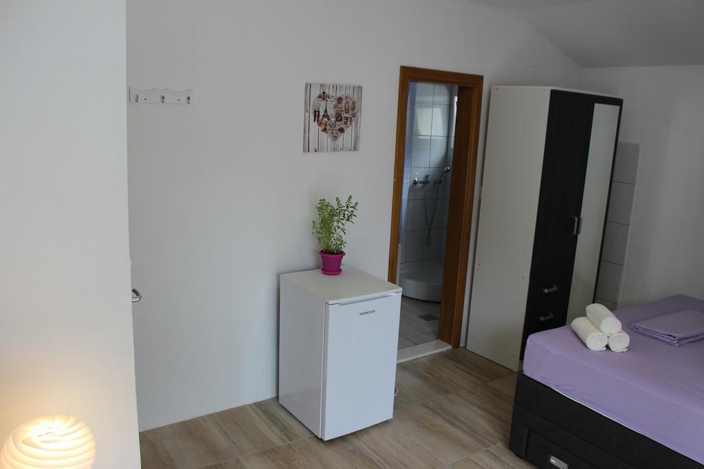 נאום Guest House Put מראה חיצוני תמונה