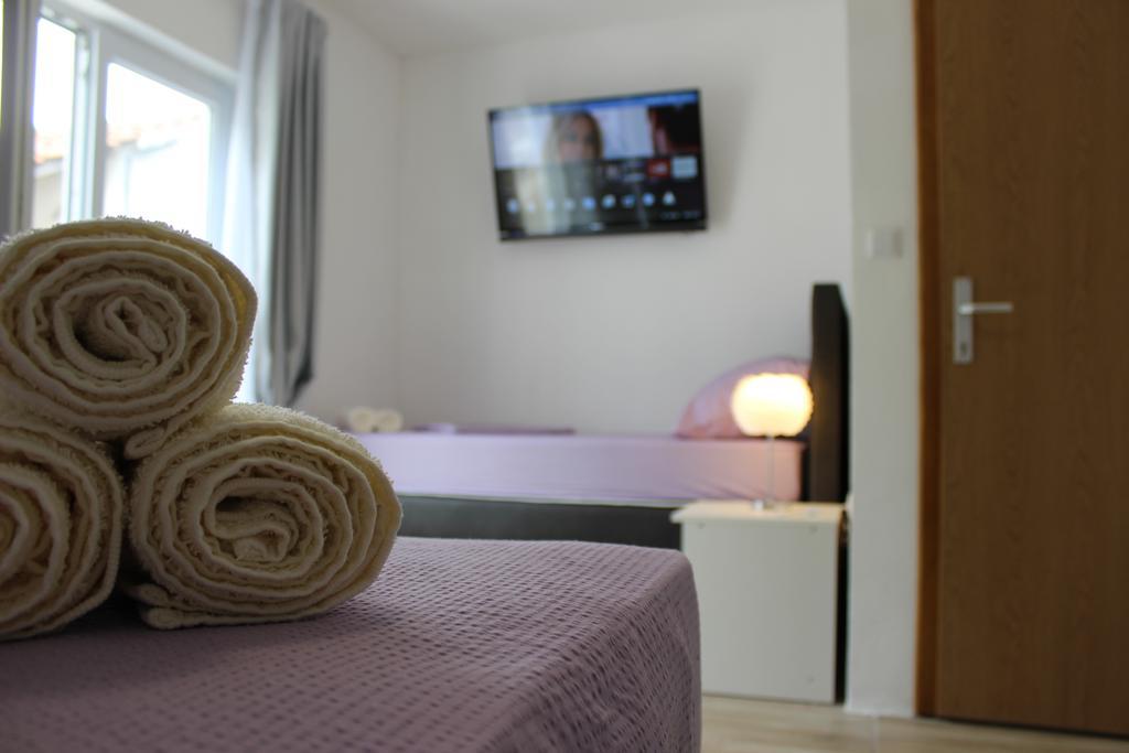 נאום Guest House Put מראה חיצוני תמונה