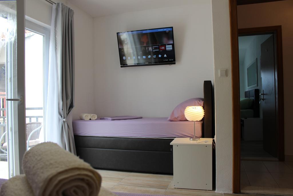 נאום Guest House Put מראה חיצוני תמונה