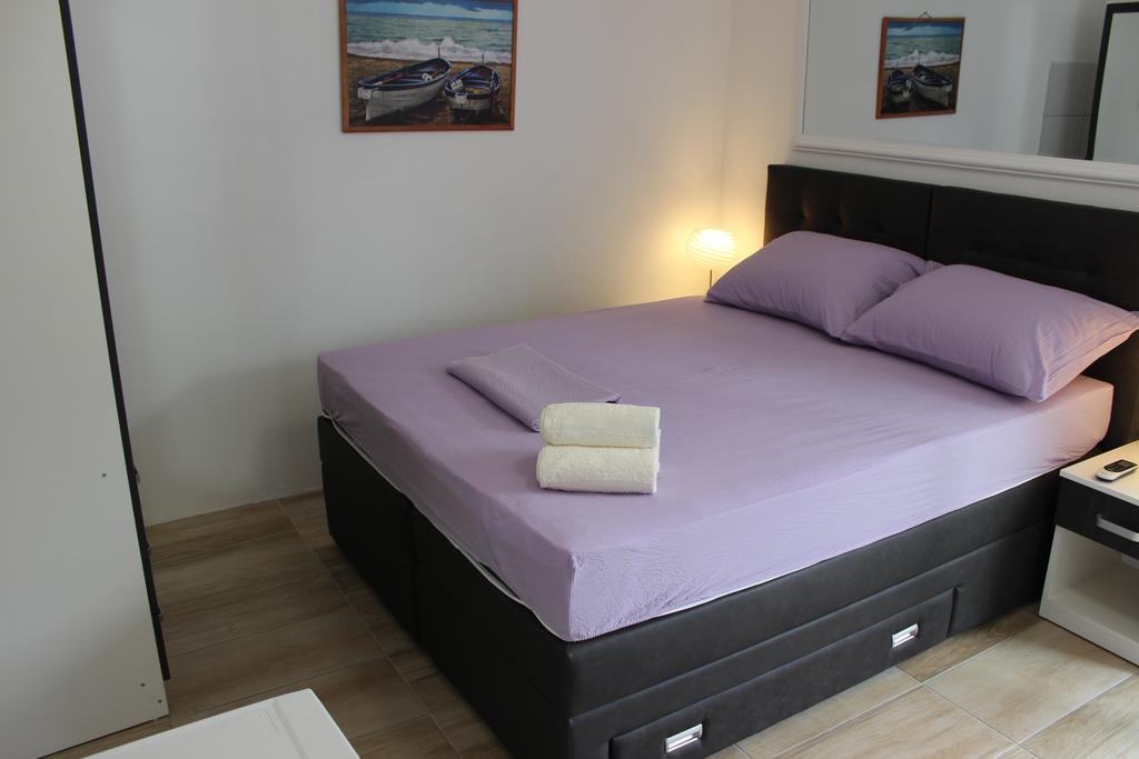 נאום Guest House Put מראה חיצוני תמונה