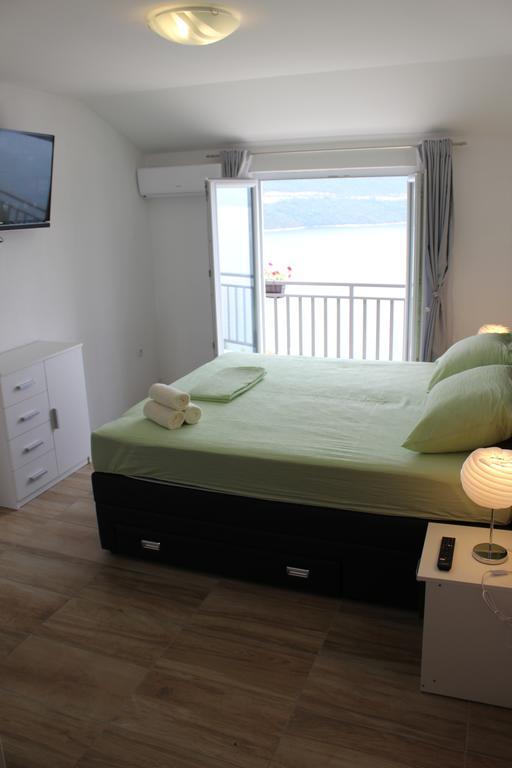 נאום Guest House Put מראה חיצוני תמונה